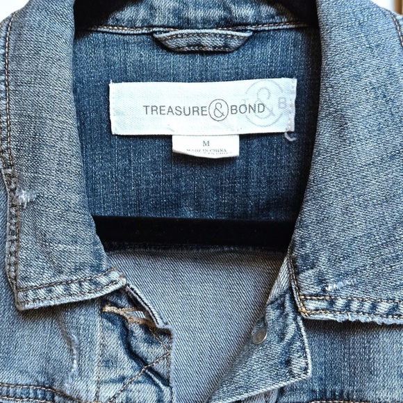 Treasure & Bond Women’s Distressed Blue Jean Jacket, Size Medium - Picture 5 of 11